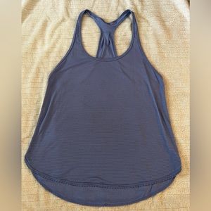 lululemon athletica • 105 F Singlet Lilac - Size 6